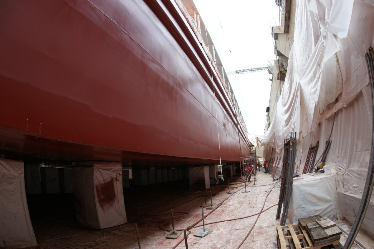 Berthing & Messing Barge